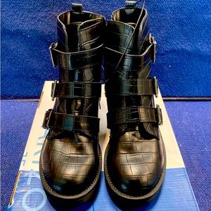 NWT Arizona Co. Women’s Black Croc Boots size 8